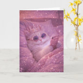 Carte Chat de princesse gâtée textant au lit (Fleur jaune)