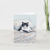 Carte chat lisant au lit (Devant)