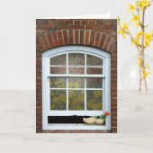 Carte chaussure en bois avec la tulipe dans la fenêtre (Fleur jaune)