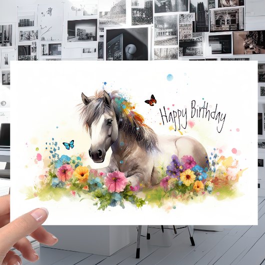 Carte Cheval blanc avec fleurs et papillons Anniversaire