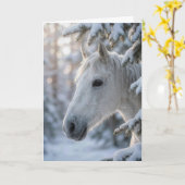 Carte Cheval blanc de Noël dans un pin enneigé (Fleur jaune)