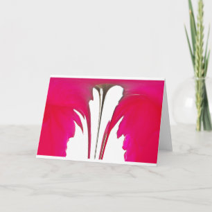 Carte Chic rouge extraordinaire rose sous le ciel blanc.