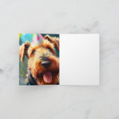 Carte Chien Airedale avec casquette d'anniversaire et ba (Intérieur)