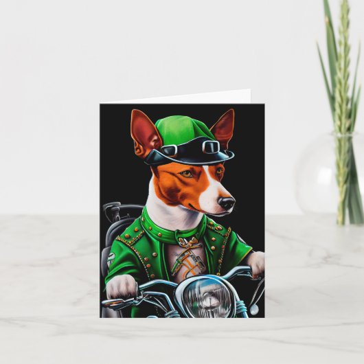 Carte Chien Basenji conduisant un vélo la Saint-Patrick (Devant)