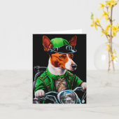 Carte Chien Basenji conduisant un vélo la Saint-Patrick (Fleur jaune)