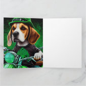 Carte Chien Beagle conduisant un vélo la Saint-Patrick (Intérieur)