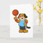 Carte Chien en tant que joueur de basket-ball avec ballo (Fleur jaune)