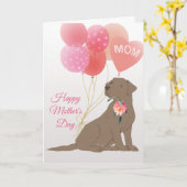 Carte Chien Labrador Retriever chocolat pour la fête des (Fleur jaune)