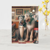 Carte Chiens Irlandais Wolfhound En Diner Rétro (Fleur jaune)