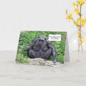 Carte Chimpanzé drôle sur un rocher (Fleur jaune)