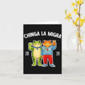 Carte Chinga la migra graphique de protestation drôle de (Fleur jaune)