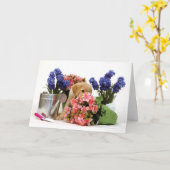 Carte Chiot de golden retriever sentant les fleurs (Fleur jaune)