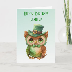 Carte Chouette mignonne dans un chapeau vert Anniversair