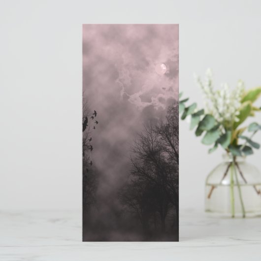 Carte Ciel rouge sang hanté avec des ravens (Debout devant)