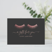Carte Cils Rose Gold | Certificat-Cadeau (Debout devant)