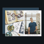 Carte Classe de fin d'études de 2022 Sciences De l'envir<br><div class="desc">Classe de graduation de 2022 Science De l'environnement Médicale Foresterie Agriculture Grad Photo Faire-part présente une aquarelle d'un milieu de travail biologiste qui comprend des lunettes, des livres, des boîtes de Pétri de laboratoire, des microbes, une pipette, des virus et plus encore. Le texte "Grad", votre qualification, votre nom, l'année...</div>