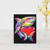 Carte Cœur de la Saint-Valentin embrassant le requin Cou (Fleur jaune)