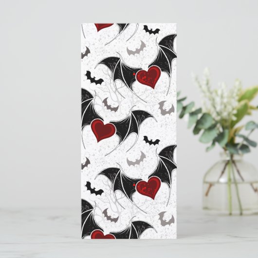 Carte Coeur d'Halloween avec ailes de chauve-souris noir (Debout devant)