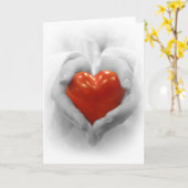 Carte Coeur rouge dans des mains, je t'aime forme (Fleur jaune)