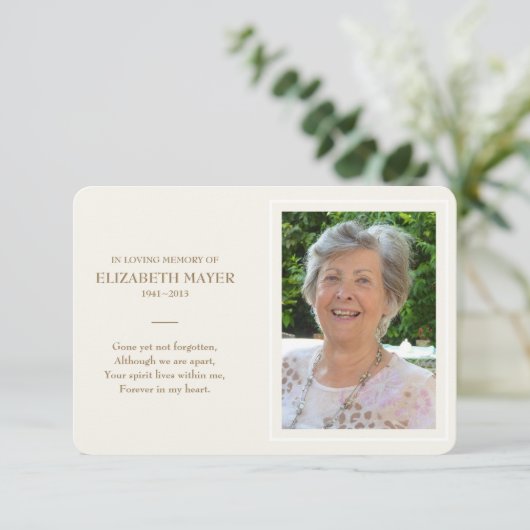 Carte commémorative (Debout devant)