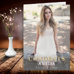 Carte Congrats Modernes - Diplôme photo complet<br><div class="desc">Congrats Modernes - Carte de Diplôme en Photo Pleine. Carte de diplôme avec texte Félicats, un nom, classe de et une photo du diplômé sur le côté avant. Personnalisez le texte à l'intérieur de la carte pour répondre à vos besoins ou l'effacer. Sur le dos de la carte se trouve...</div>