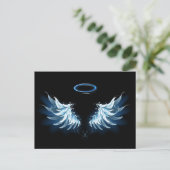 Carte Conseil Blue Glowing Angel Wings on black background (Debout devant)