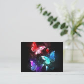 Carte Conseil Trois papillons brillants sur l'arrière - plan de  (Debout devant)