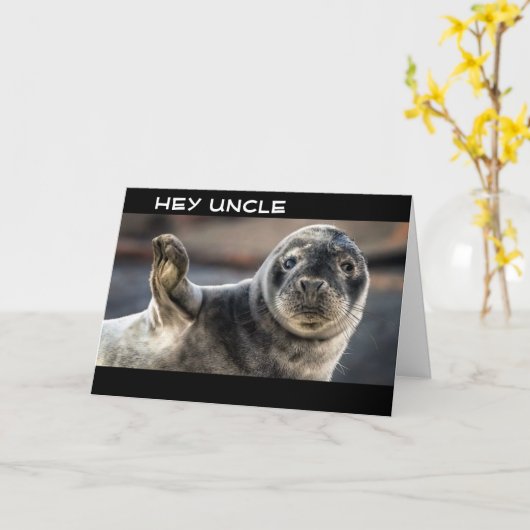 CARTE COOL SEAL DIT "HEUREUX ONCLE D'ANNIVERSAIRE" (Fleur jaune)