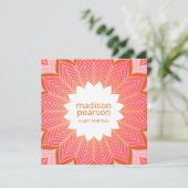 Carte Corail rose Lotus Mandala certificat cadeau (Debout devant)