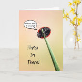 Carte Coup mignon dans là la coccinelle (Fleur jaune)