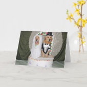 Carte Couple de mariés dorés sur le gâteau (Fleur jaune)