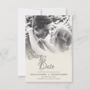 Carte Couple de mariés s'embrassant en monochrome
