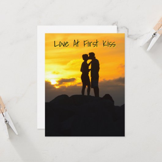 Carte Couple s'embrassant sur les rochers à Key West (Devant/Arrière en situation)