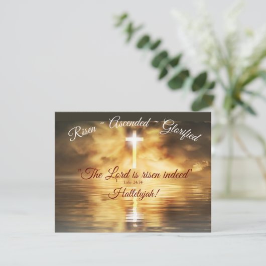 Carte Croix reflété dans l'eau calme, Christ Ressuscité (Debout devant)