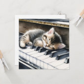 Carte Cute Kitten sur Touches de piano blanc (Devant/Arrière en situation)