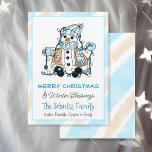 Carte Cute Snowman tenant les lumières de Noël Personnal<br><div class="desc">Carte de Noël personnalisée dessinée à la main avec un mignon bonhomme de neige bleu en foulard et des mitaines tenant des lumières de Noël.</div>