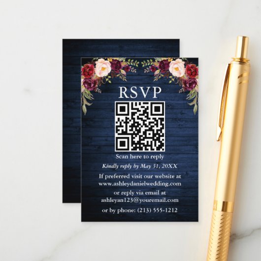 Carte D'accompagnement Aquarelle en bois bleu rustique Floral QR RSVP (Devant/Arrière en situation)