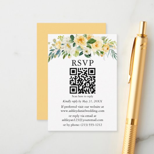 Carte D'accompagnement Aquarelle Jaune Blanc Floral Mariage QR RSVP (Devant/Arrière en situation)