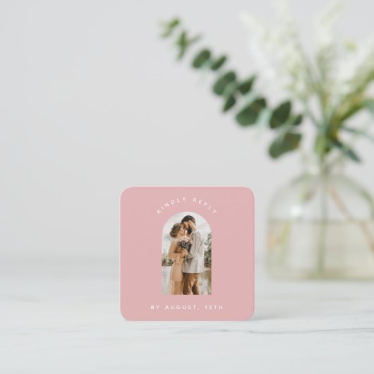 Carte D'accompagnement Arc rose Dusty Photo QR Code Mariage en ligne RSVP (Debout devant)