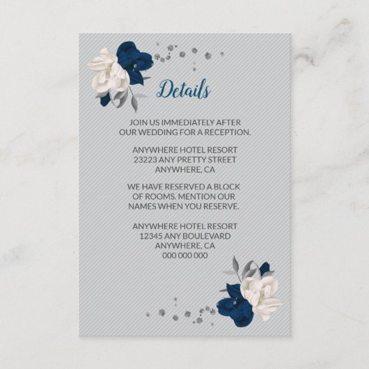 Carte D'accompagnement bleu marine & fleurs blanches argent détails feuil (Devant)