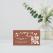 Carte D'accompagnement Brûlé Orange Rustique Capture Le Mariage Amour QR (Debout devant)