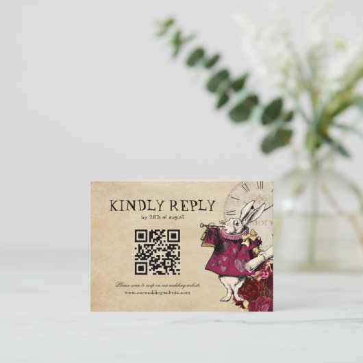 Carte D'accompagnement BUDGET QR Code Burgundy Alice Wonderland Mariage (Debout devant)