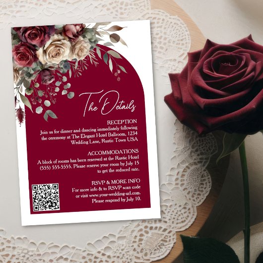 Carte D'accompagnement Burgundy Rose Arch QR Code Détails du Mariage