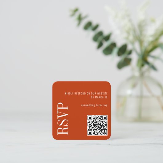 Carte D'accompagnement Burnt Orange Moderne QR Code QR Code Mariage RSVP (Debout devant)