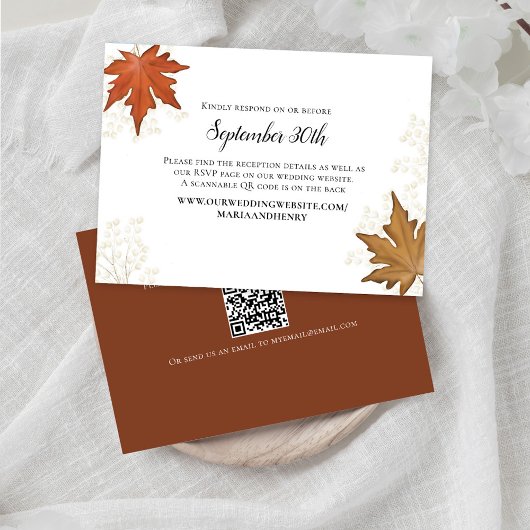 Carte D'accompagnement Code QR de réponse pour un mariage d'automne avec 