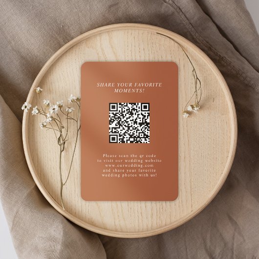 Carte D'accompagnement Code QR de site web de mariage élégant et minimali