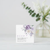 Carte D'accompagnement Code QR moderne Dusty Purple Mariage Floral RSVP (Debout devant)