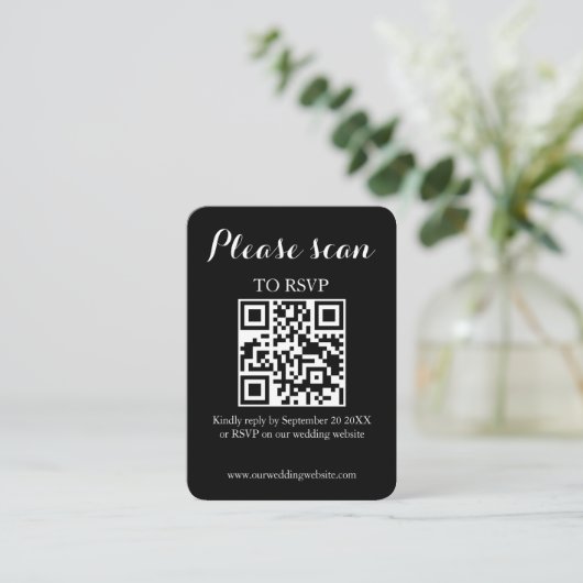 Carte D'accompagnement Code QR noir simple moderne et Mariage RSVP (Debout devant)