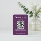 Carte D'accompagnement Code QR violet simple moderne & RSVP de mariage (Debout devant)
