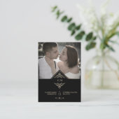 Carte D'accompagnement Covi19 Wedding Initials Flourish Sophisticated (Debout devant)